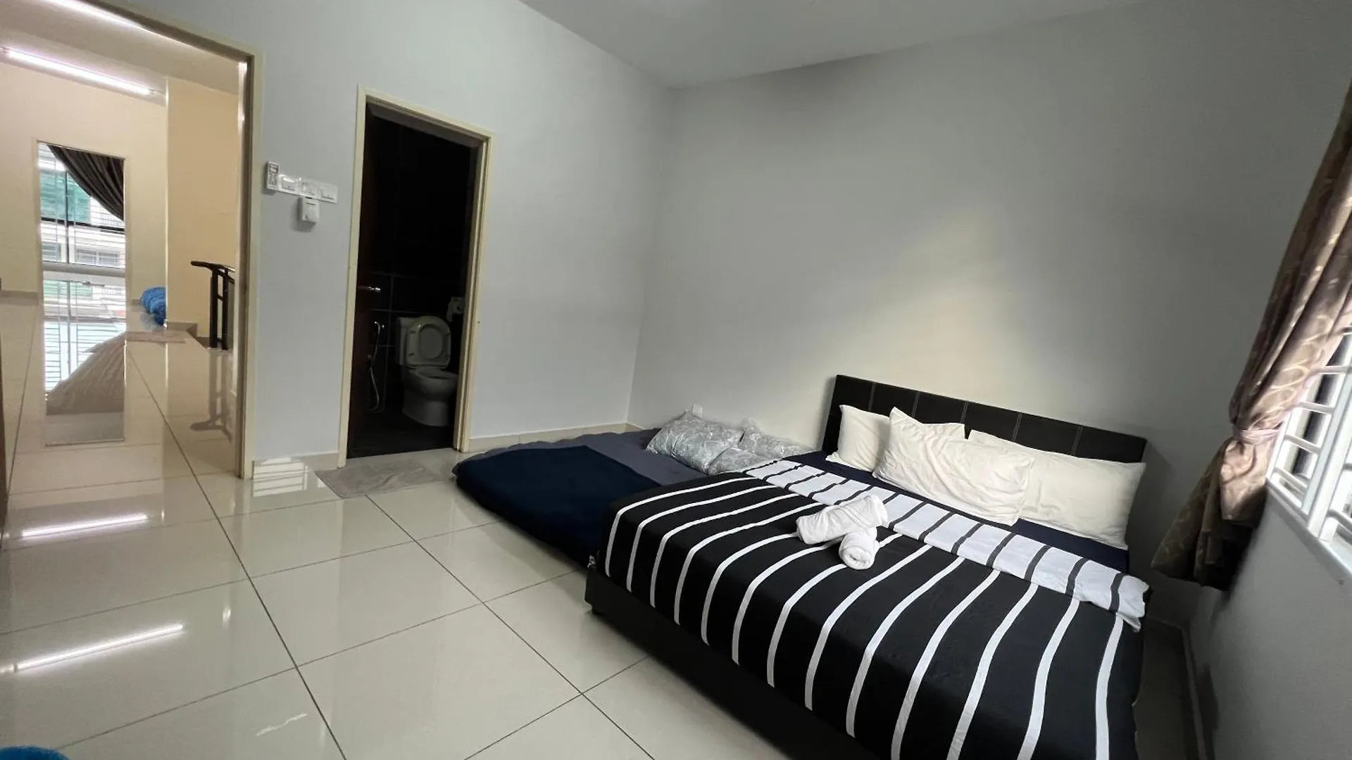 16Pax Seri Austin 4Bedroom 4Bath Nearby Toppen Aeon Tebrau ジョホールバル