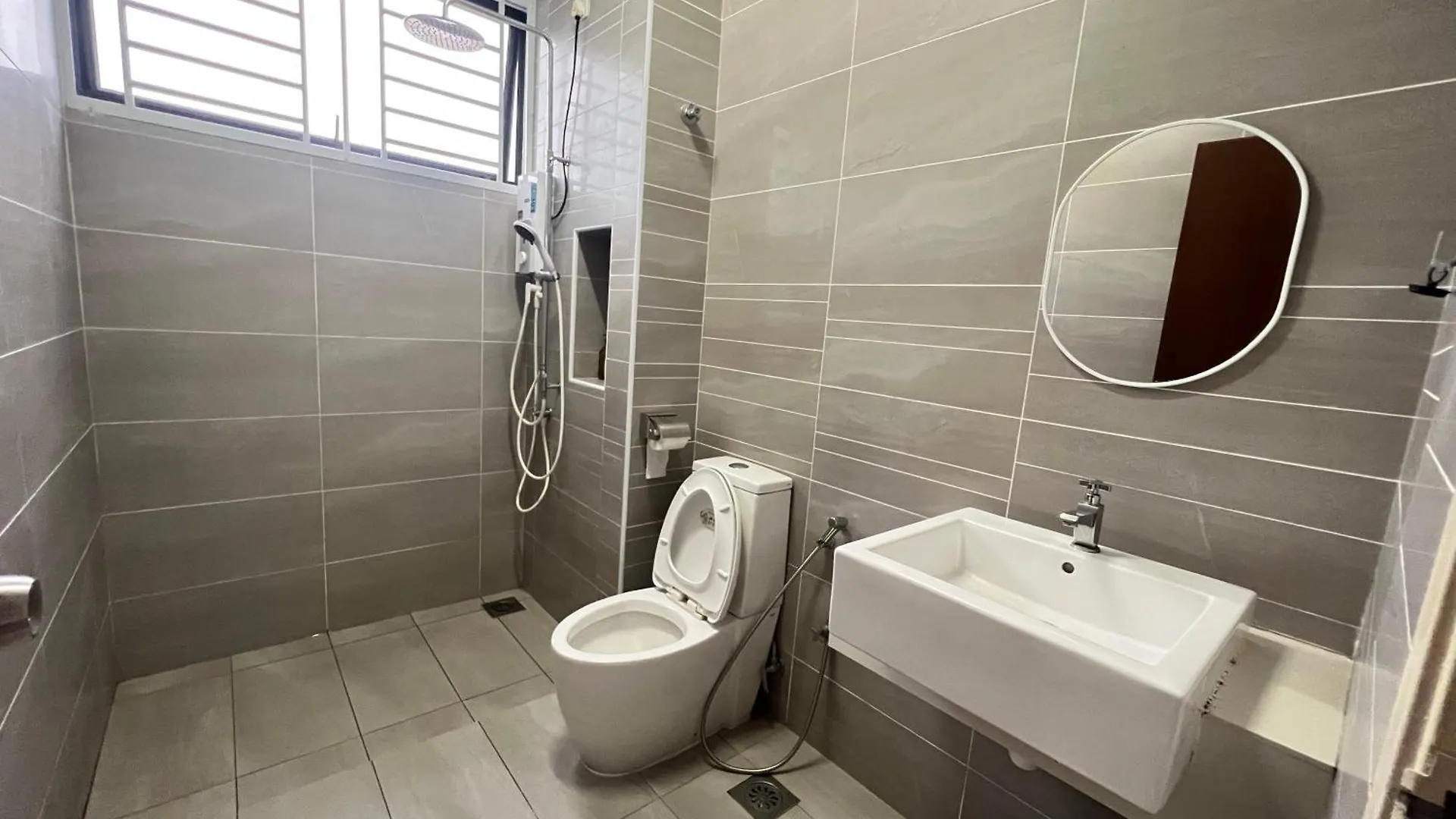 16Pax Seri Austin 4Bedroom 4Bath Nearby Toppen Aeon Tebrau ジョホールバル アパート